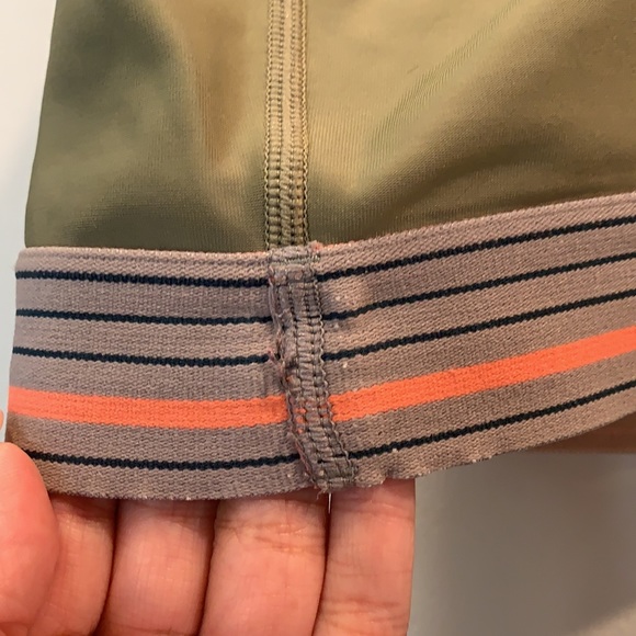 Under armour olive green sports bra - Picture 6 of 7